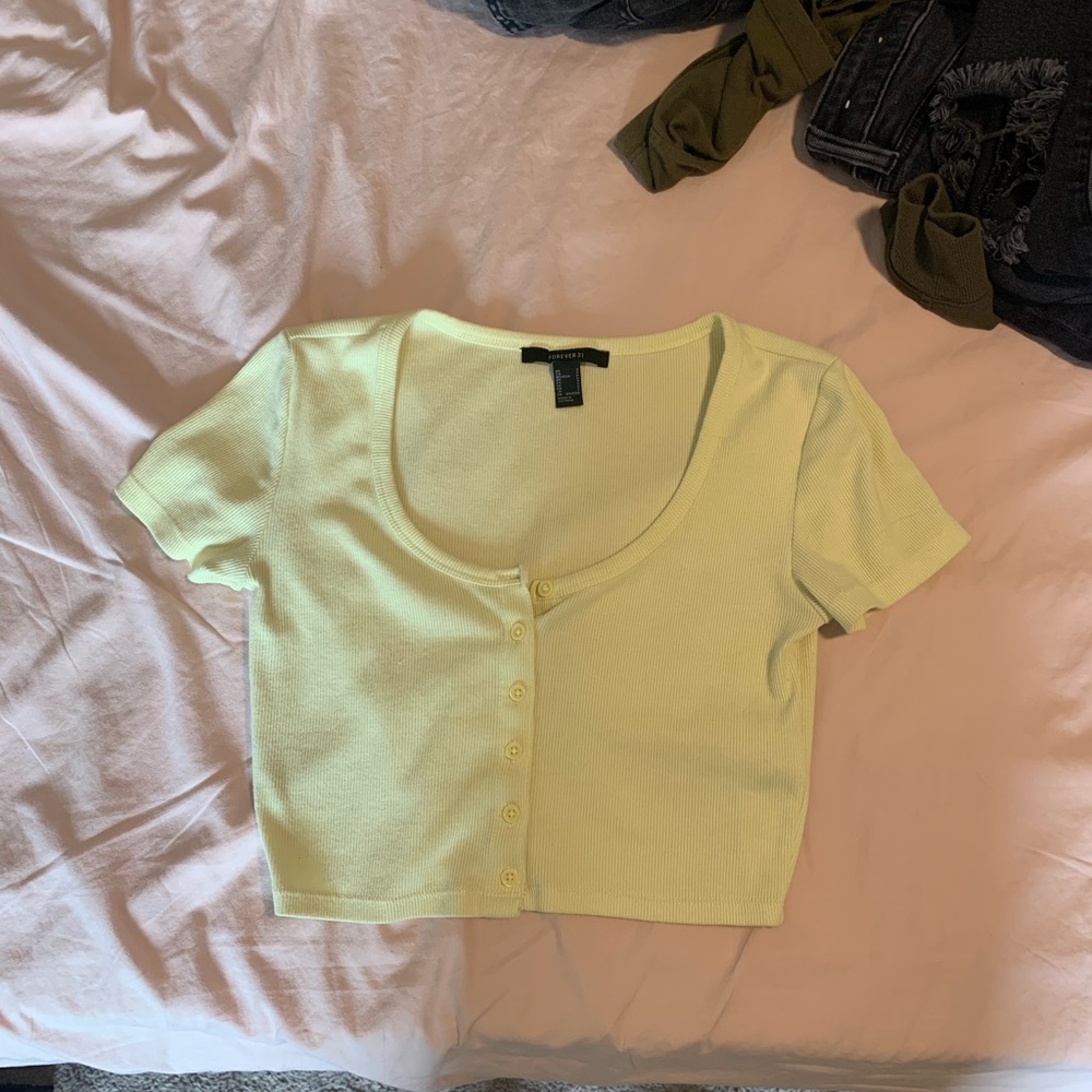 FOREVER 21 LIGHT YELLOW CROP TOP